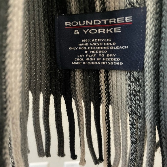 Roundtree & Yorke Multi-Striped Knit Scarf - Picture 3 of 3
